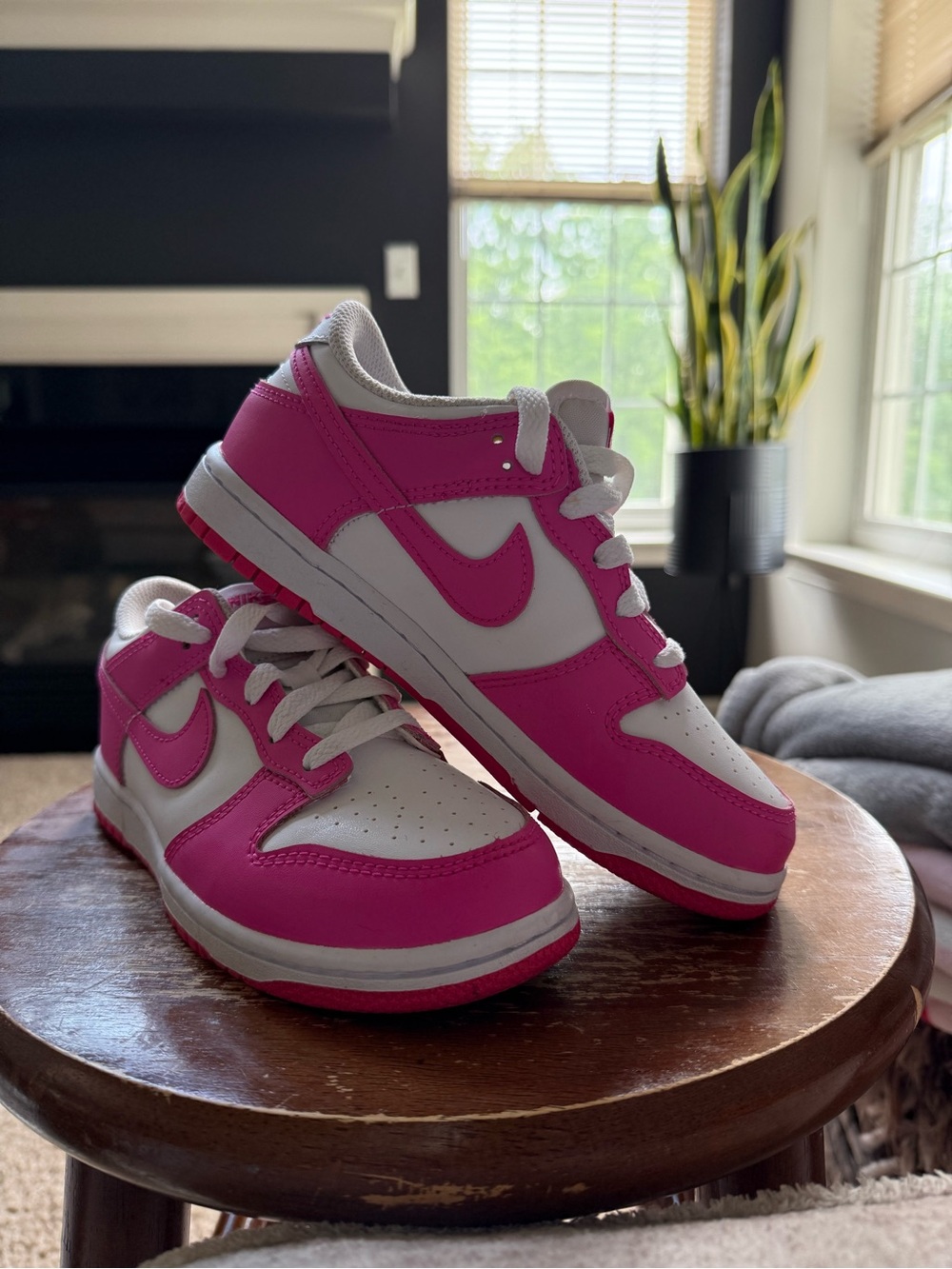 Nike Kids Pink and White Low-Top Sneakers